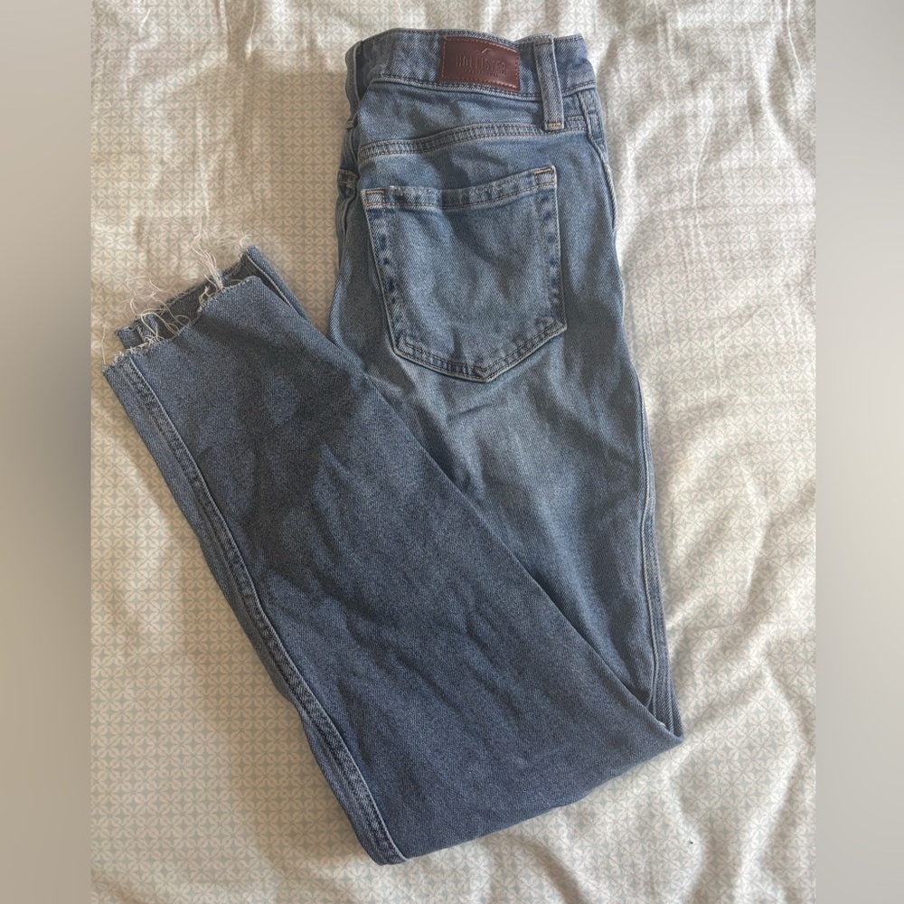 Hollister Blue Straight Leg Jeans with Classic Denim Style